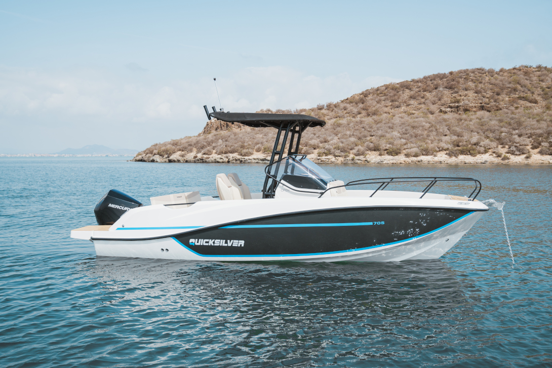 Quicksilver Activ 705 Open