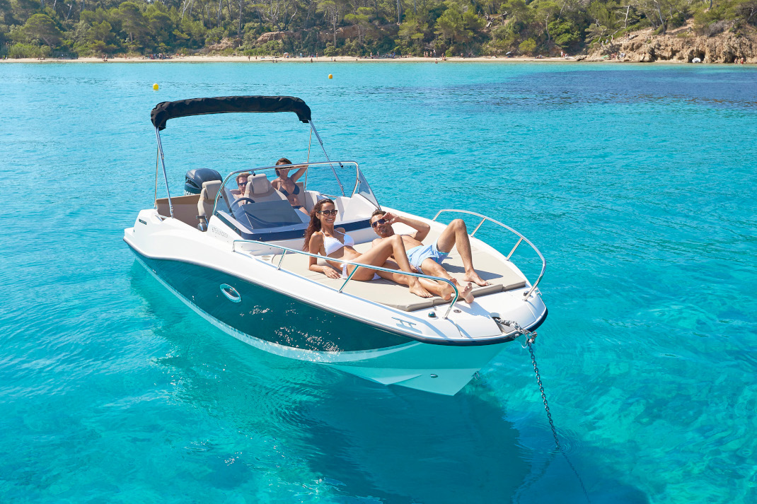 Quicksilver 675 Sundeck