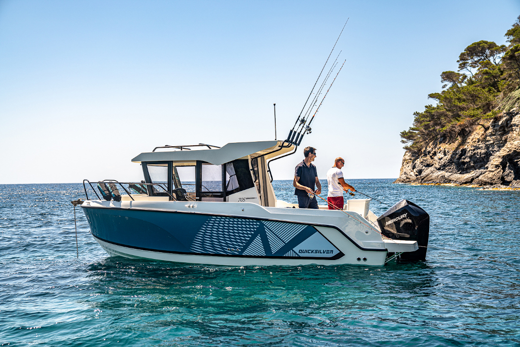 Quicksilver 705 Pilothouse