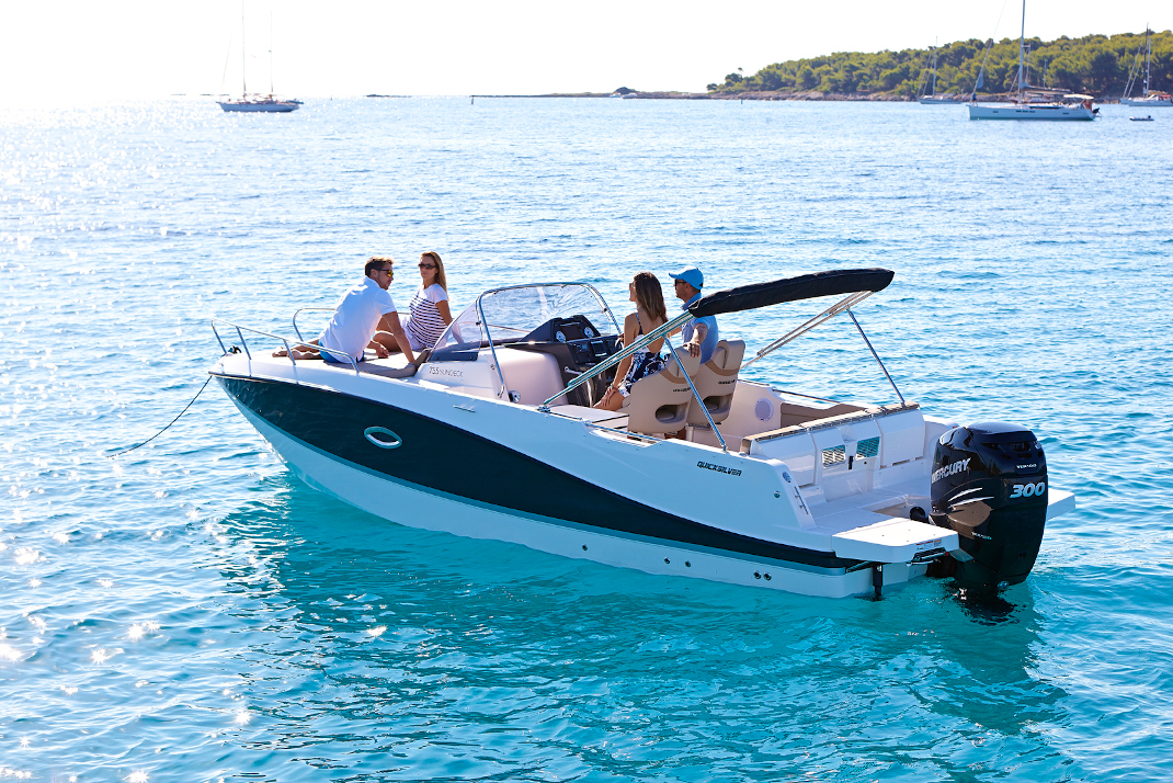 Quicksilver 755 Sundeck