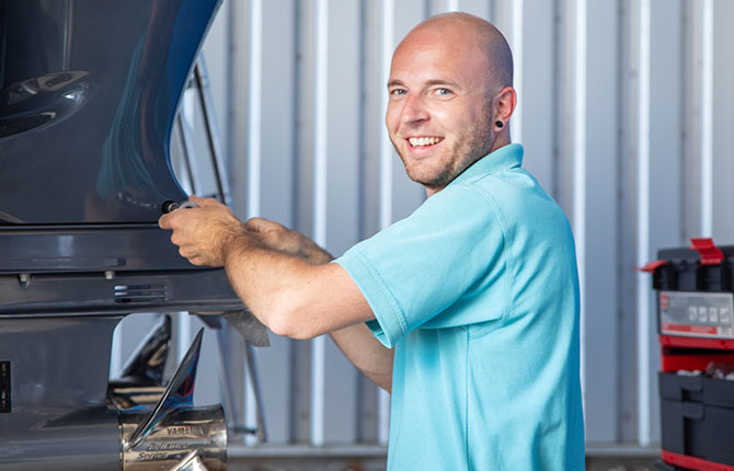 Service und Werkstatt für Motorboote